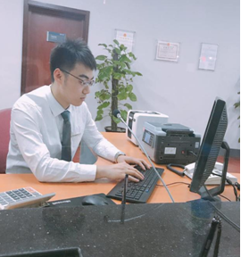 于晓航,毕业于w88优德官网广播电视编导系,在校期间在校园电视台工作,积极参加学校的各类活动,参与多项校园文艺汇演和大型晚会的录制工作。毕业后在锦州银行北京分行工作,工作过程中认真负责,获得了单位领导的一致好评。